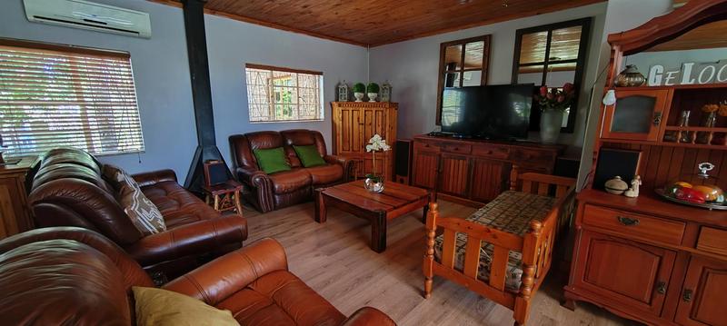 5 Bedroom Property for Sale in Kanoneiland Northern Cape